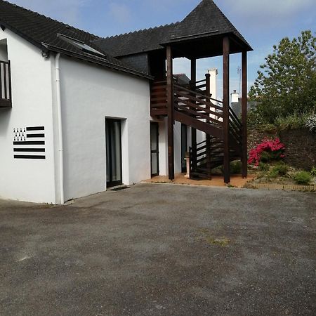 Le Casse Noisettes Hotell Gourin Exteriör bild
